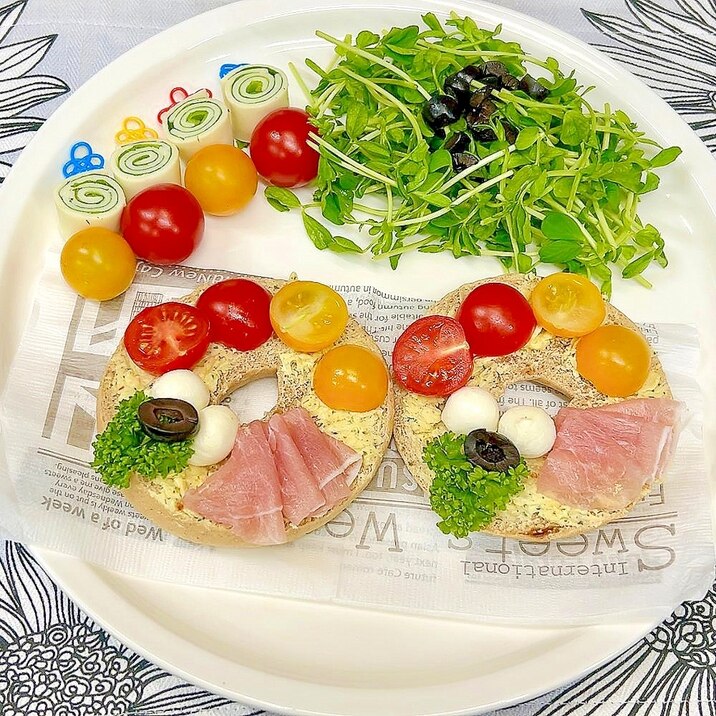オシャレ!生ハムとミニトマトのベーグル